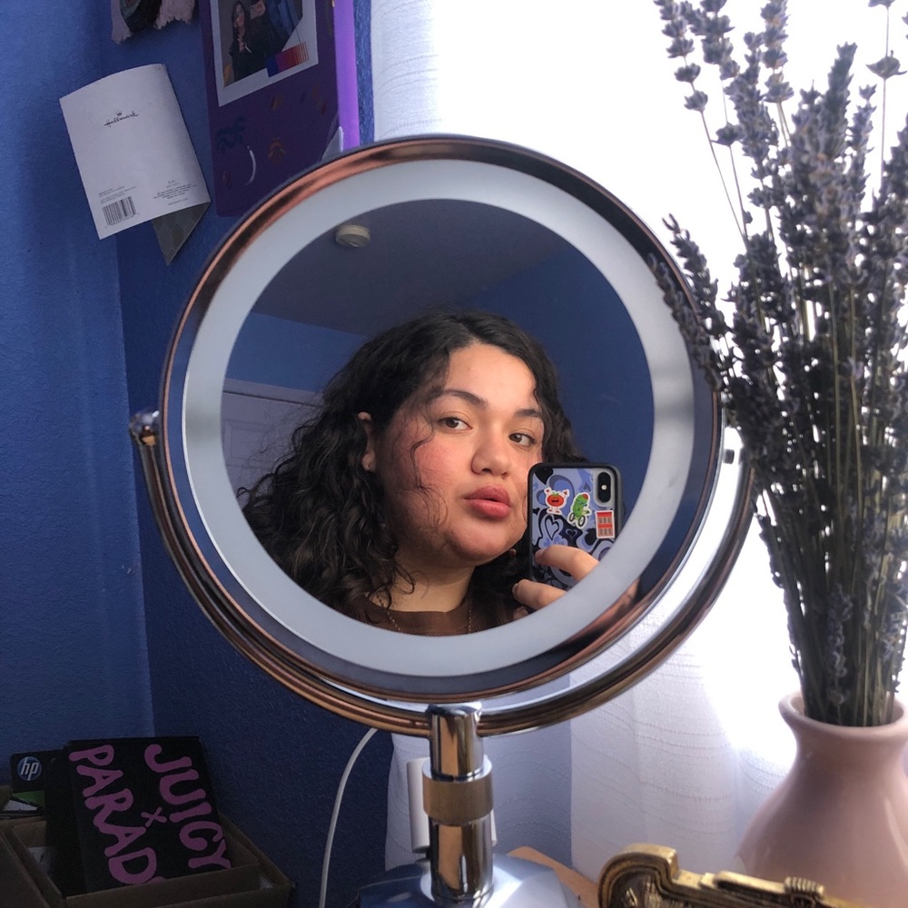 Meet your Posher, Antonia